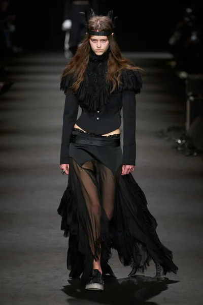 Look 1